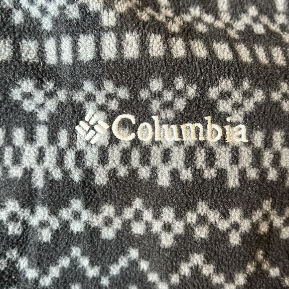 Columbia women’s L black and grey patterned quarter zip sweater - Picture 3 of 4